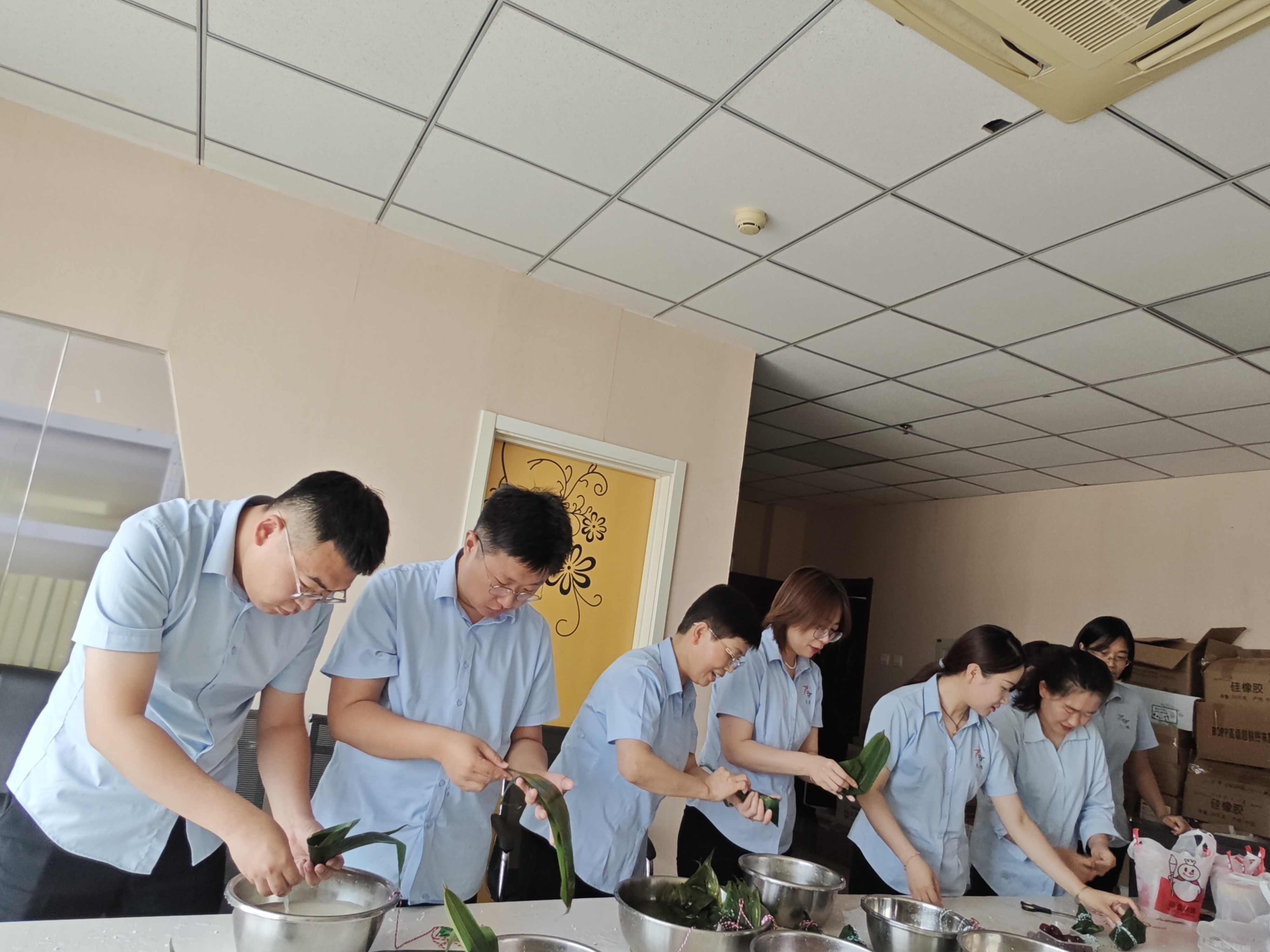 <b>天鸿粽情端午，艾草传递温馨</b>